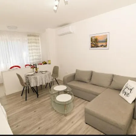 Modern Oasis * Split